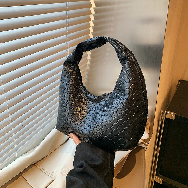 Mirea – Woven Hobo