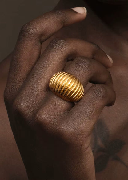 Auri – Dome Stripe Ring