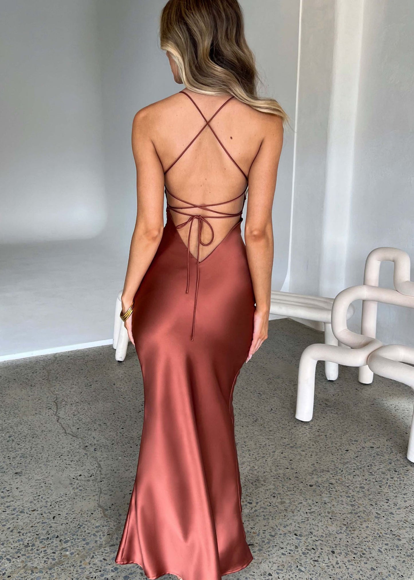 Vionna – Satin Brown
