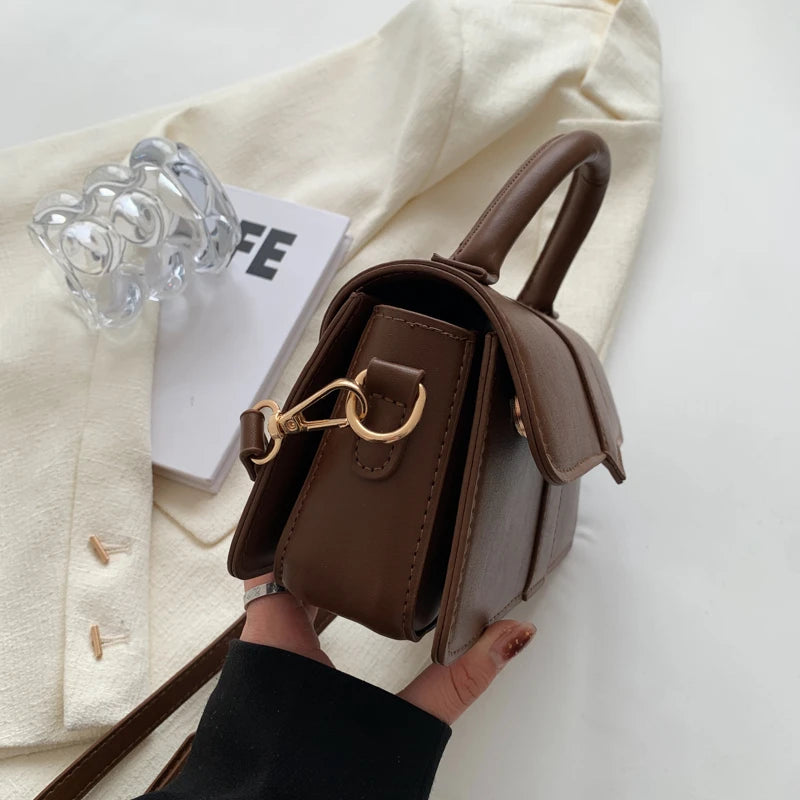 Nora – Square Mocha