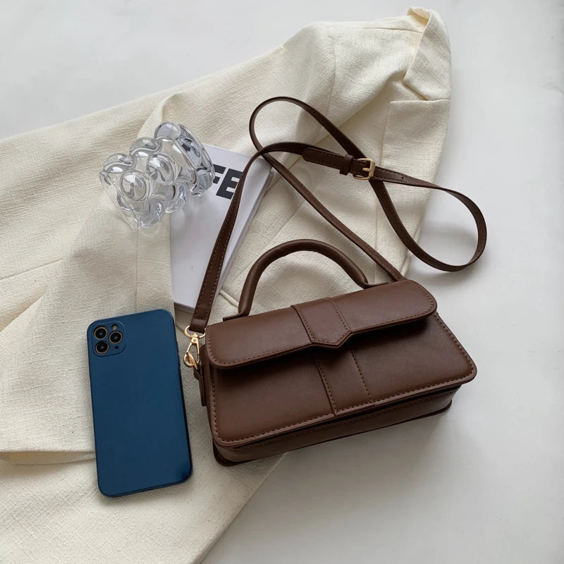 Nora – Square Mocha
