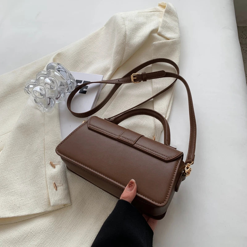 Nora – Square Mocha