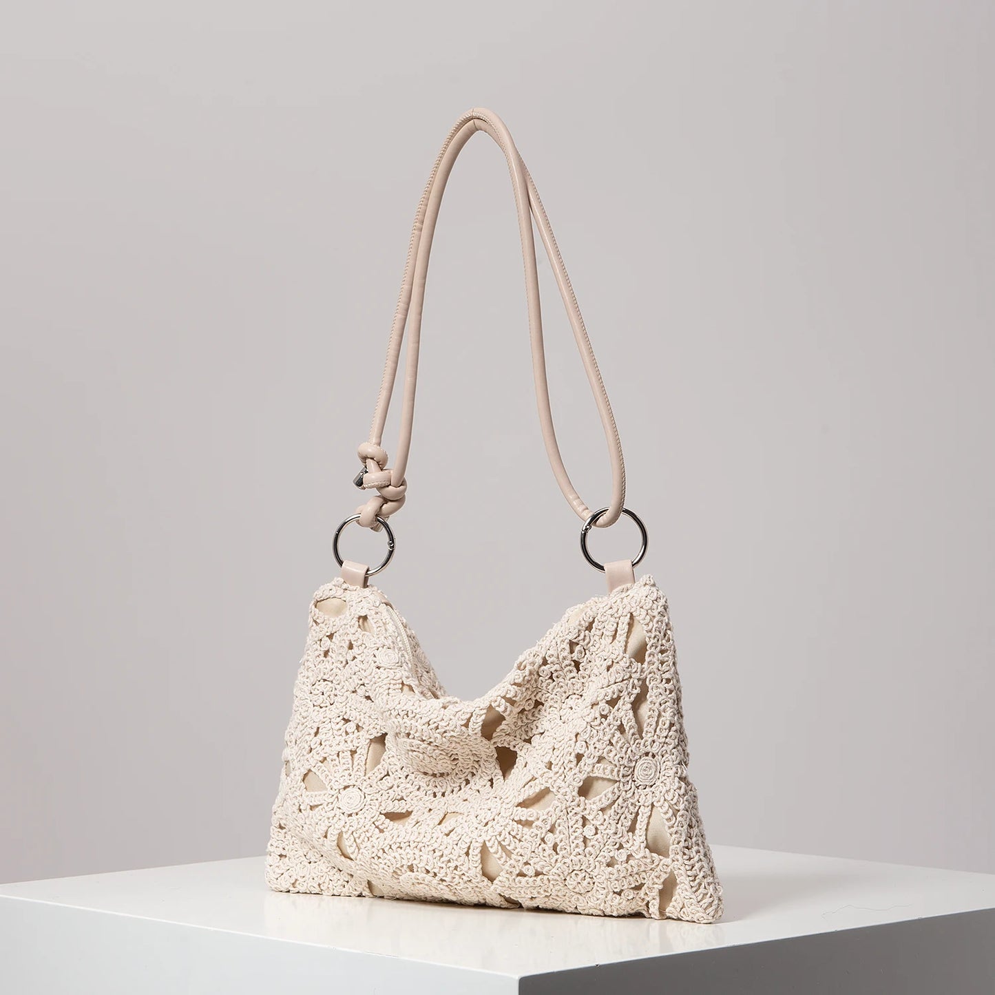 Calira – Knit Sand Tote