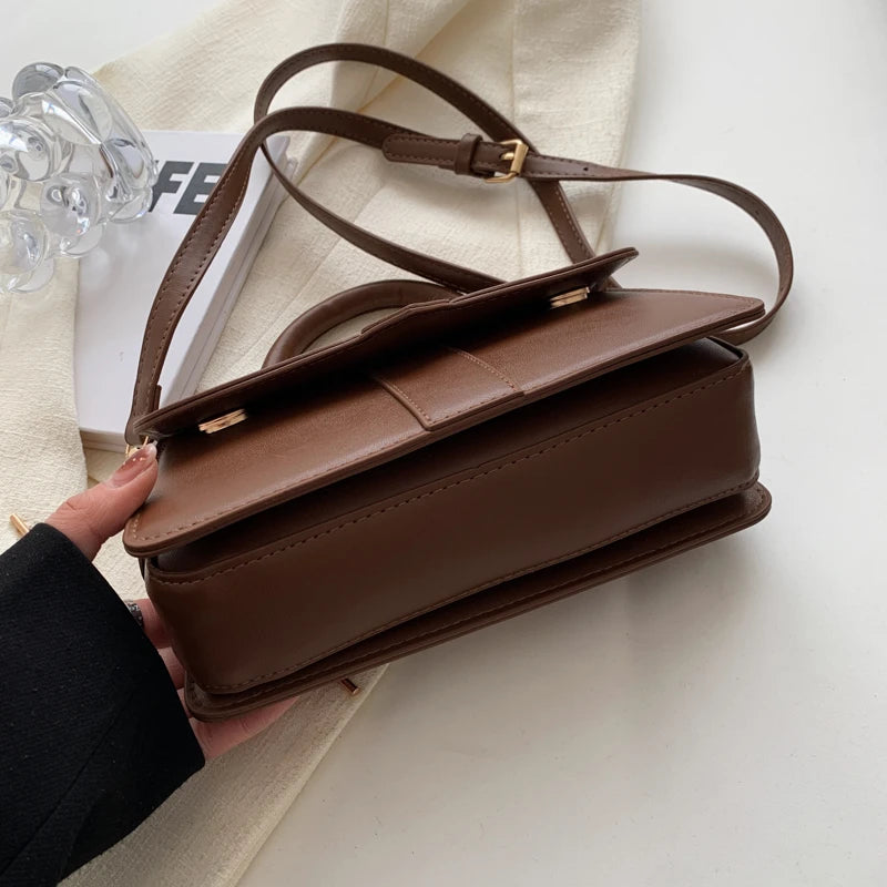 Nora – Square Mocha